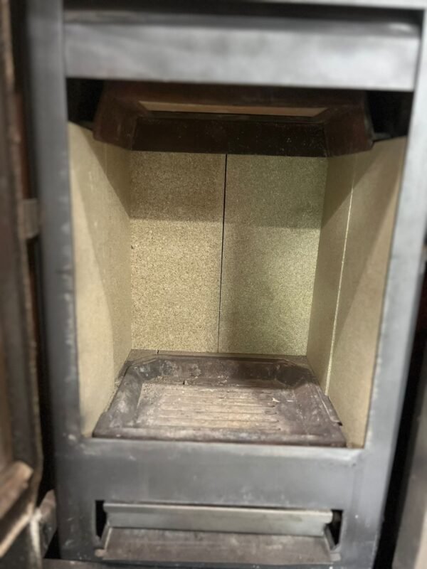 Robuuste houtkachel met nieuw binnenwerk - Afbeelding 4