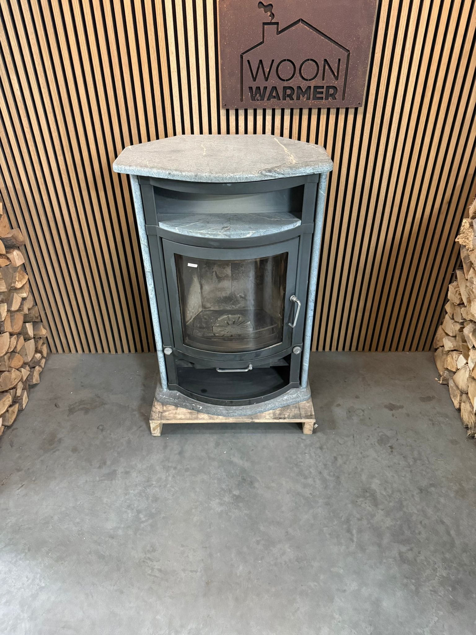 Robuuste houtkachel met speksteen bekleding - Afbeelding 3
