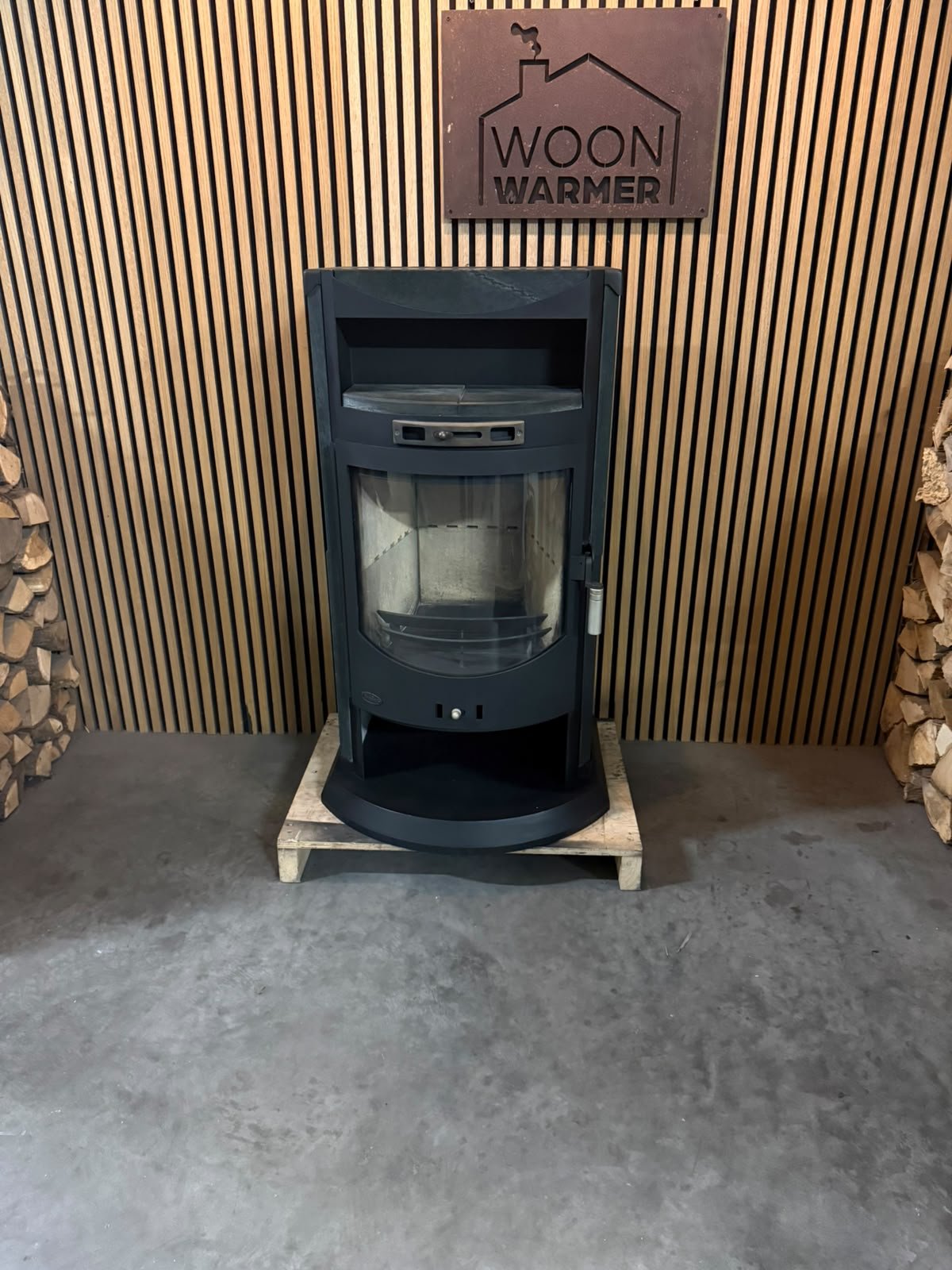 Houtkachel Fireplace Dominica